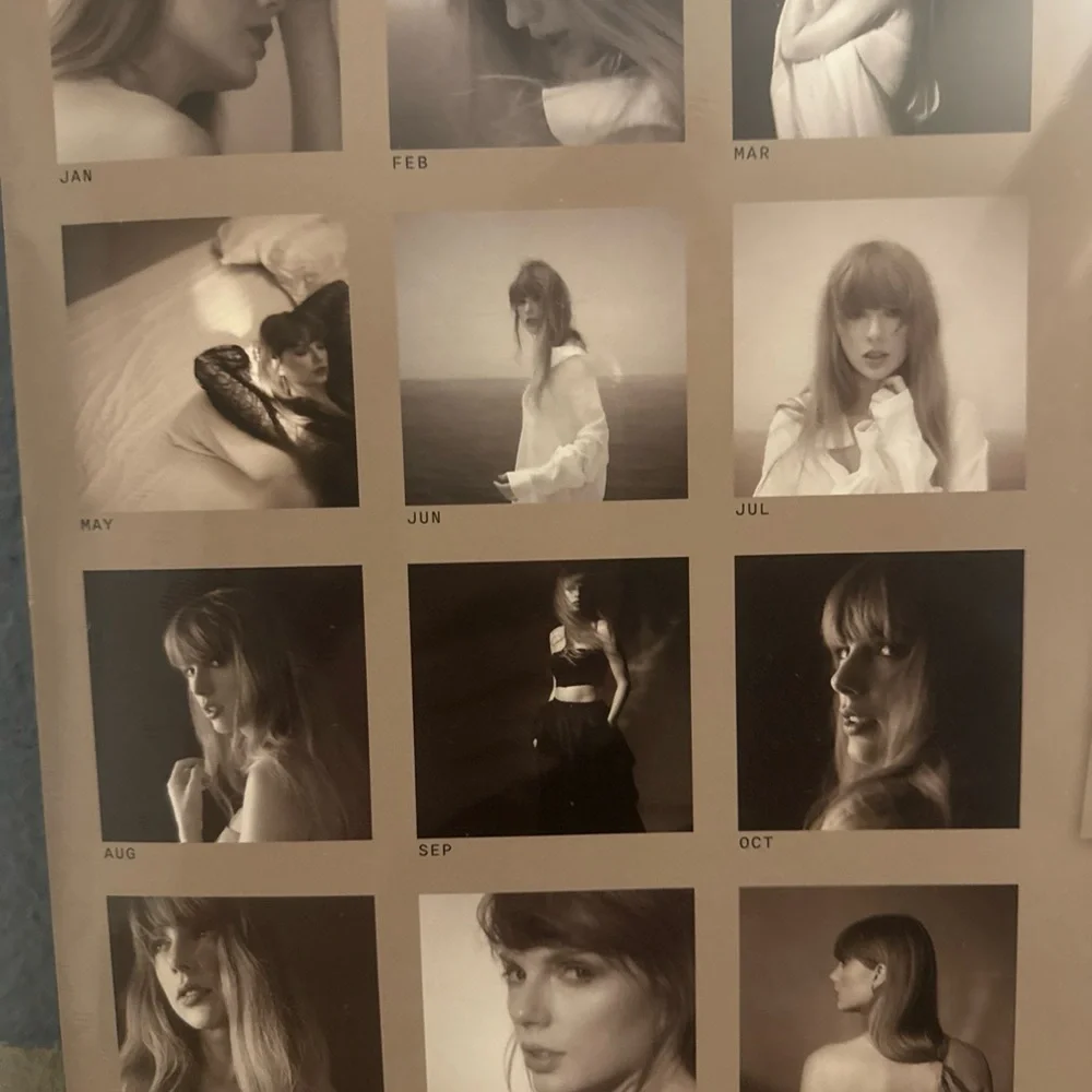 Taylor Swift 2026 Official Calendar - Black and White
